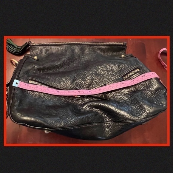 Dooney & Bourke zip sac bag black distressed leather zipper closure EUC - Picture 10 of 13